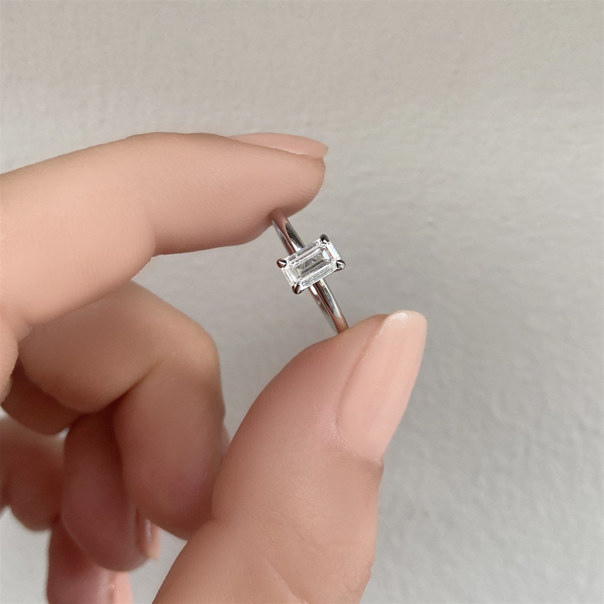 0.60 Karat Gia Sertifikalı Sarı Pırlanta Emerald Yüzük F Renk