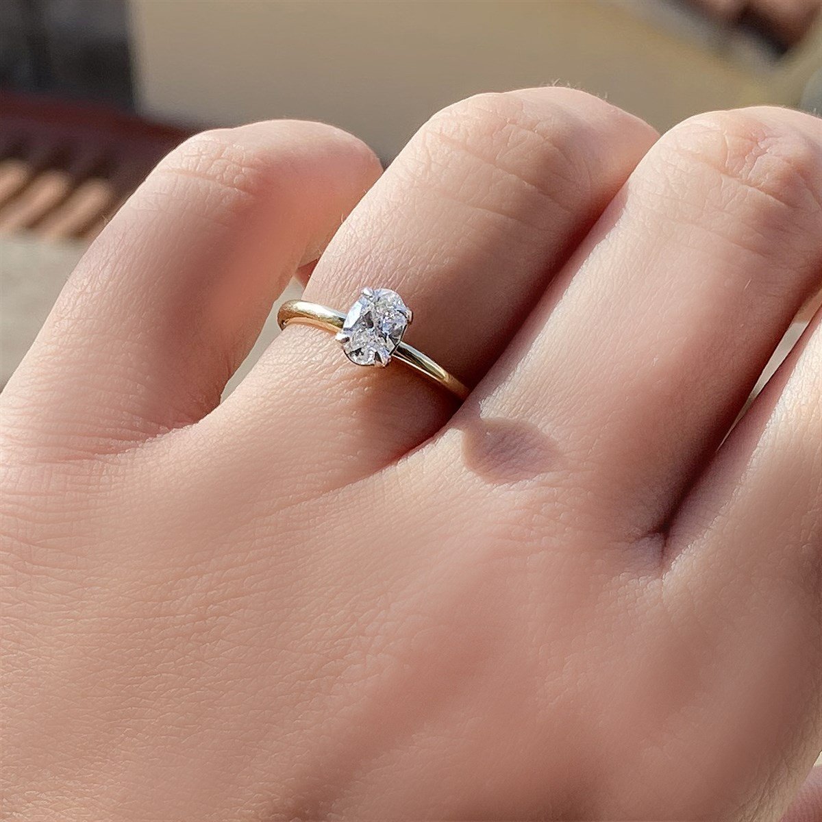 0.70 Karat Gia Sertifikalı Rose Pırlanta Oval Yüzük E Renk