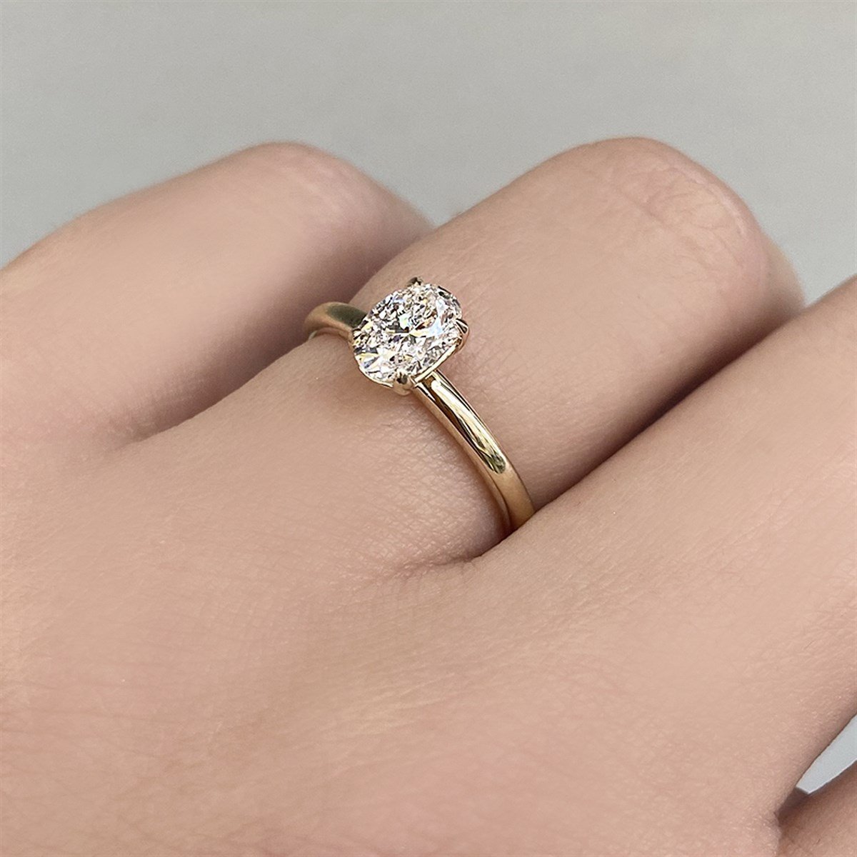 0.70 Karat Gia Sertifikalı Rose Pırlanta Oval Yüzük E Renk