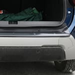 Dacia Duster Parlak Siyah Arka Tampon Eşiği 2018-2024 Yılı ve Arasına Uyumludur