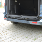 Ford Courier Parlak Siyah Arka Tampon Eşiği 2014-2024 Yılı ve Arasına Uyumludur