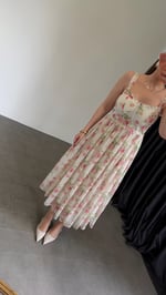 Borden Gül Detaylı Elbise Ekru