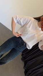 Cep Zincir Detaylı T-shirt Beyaz