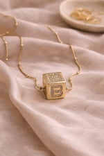 Küp Harf Kolye Gold B