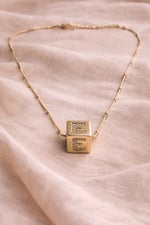 Küp Harf Kolye Gold E