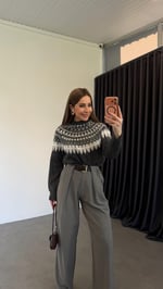 Önden Pensli Kemerli Pantolon Gri