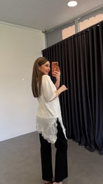 Saten Dantel Detaylı Bluz Ekru