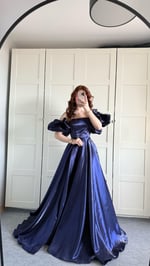 Barbie princess Abiye Lacivert