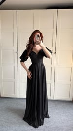 Beli Göğsü Pileli Uzun Simli Abiye Siyah