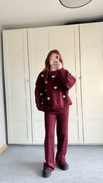 Beyaz Minik Kalp İşlemeli Bordo Triko Takım 