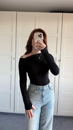 Büzgü Drape Detaylı Vücuda Oturan Uzun Kollu Esnek Örme Bluz  Siyah