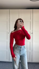 Büzgü Drape Detaylı Vücuda Oturan Uzun Kollu Esnek Örme Bluz  Kırmızı