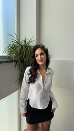 Çan Kollu Vücuda Oturan Gömlek Beyaz