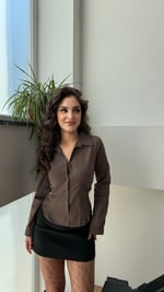 Çan Kollu Vücuda Oturan Gömlek Kahverengi 