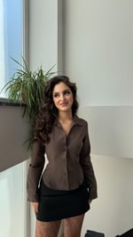 Çan Kollu Vücuda Oturan Gömlek Kahverengi 