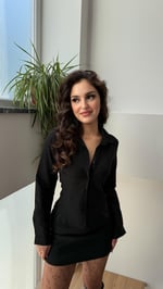 Çan Kollu Vücuda Oturan Gömlek Siyah