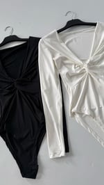 Derin Dokelte Burgu Bodysuit Beyaz