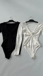 Derin Dokelte Burgu Bodysuit Siyah