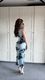 Drapeli Sıfır Kol Batik Mavi Elbise