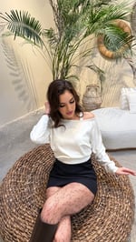Düşük Omuz Belden Oturma Bluz Beyaz 