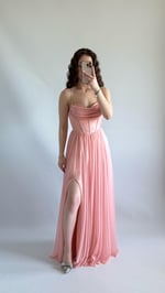 Elsa Simli Abiye Pudra Pembesi