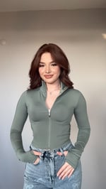 Fermuarlı Parmak Geçirmeli Crop Çağla Yeşili