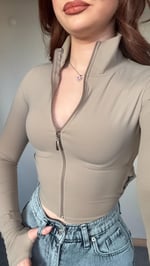 Fermuarlı Parmak Geçirmeli Crop Vizon