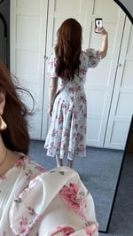 Floating Beyaz Pembe Çiçekli Elbise