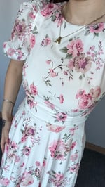 Floating Beyaz Pembe Çiçekli Elbise