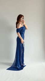 Jasmin Pullu Düşük Omuz Abiye Saks 