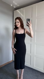 Kare Yaka Askılı Midi Siyah Elbise