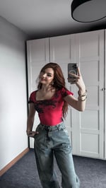 Kare Yaka Batik Kırmızı Crop