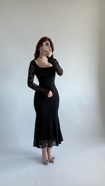 Kare Yaka Dantel Midi Elbise Siyah