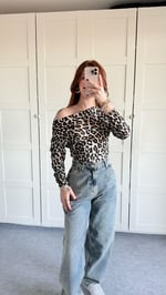 Leopar Kayık Yaka Bluz