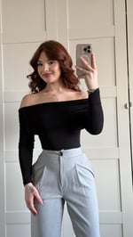 Lili Madonna Yaka Uzun Kol Crop Siyah