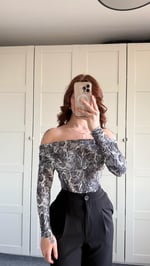 Lili Madonna Yaka Uzun Kol Crop Yılan Deseni