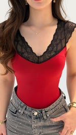Nostaljik V Yaka Dantel Bodysuit Kırmızı