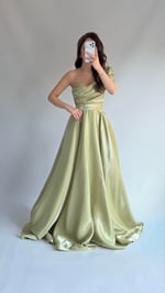 Ophelia Saten Düşük Kol Elma Yeşili Abiye