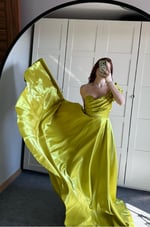Ophelia Saten Düşük Kol Fıstık Yeşili Abiye