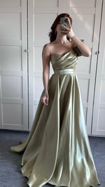 Ophelia Saten Düşük Kol Yağ Yeşili Abiye
