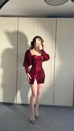 Pul Payetli Yırtmaçlı Kısa Elbise Bordo