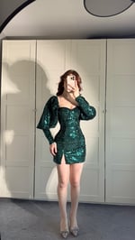Pul Payetli Yırtmaçlı Kısa Elbise Yeşil