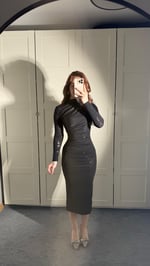 Pullu Drapeli Midi Elbise Siyah