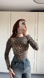Sırtı Açık Uzun Kol Bluz Leopar