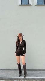 Triko Bodysuit Şort Takım Kahverengi