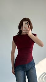 Vatkalı Asimetrik Sıfır Kol Bluz Bordo