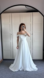 Viola Saten Düşük Omuz Beyaz Abiye