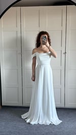 Viola Saten Düşük Omuz Beyaz Abiye