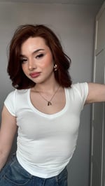YANLARI BÜZGÜLÜ V YAKA EKRU TİŞÖRT