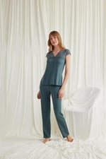 Arias Closet Yakası Kolu ve Omzu Dantelli Önü Düğmeli Pijama Takımı